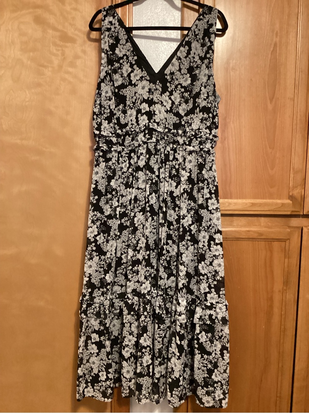 torrid Black and White Floral Midi Dress, size 0 (12/14), EUC